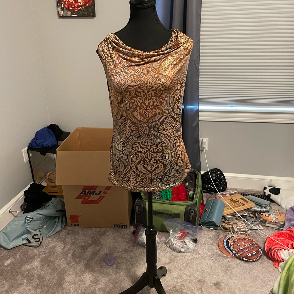 Dressbarn Gold Fitted Graphic Blouse